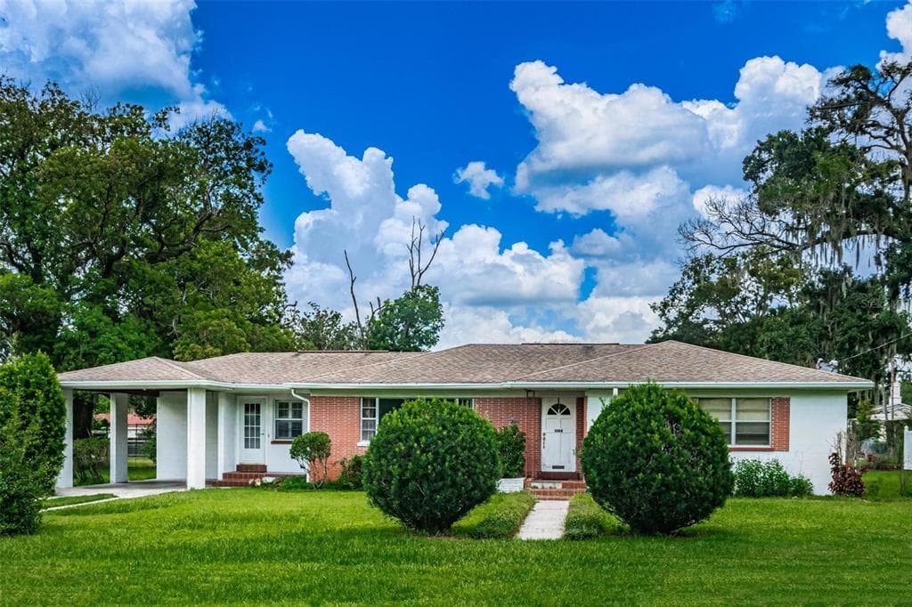 1304 OAKDALE STREET PLANT CITY, FL 33563