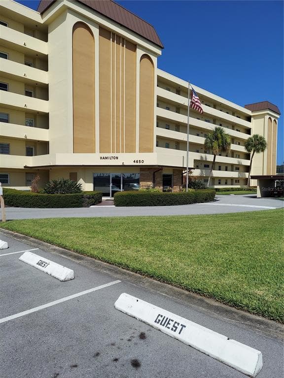 4650 COVE CIRCLE UNIT 304 ST PETERSBURG, FL 33708