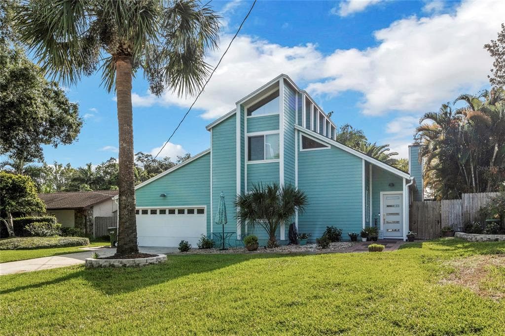 1133 HICKORY DRIVE