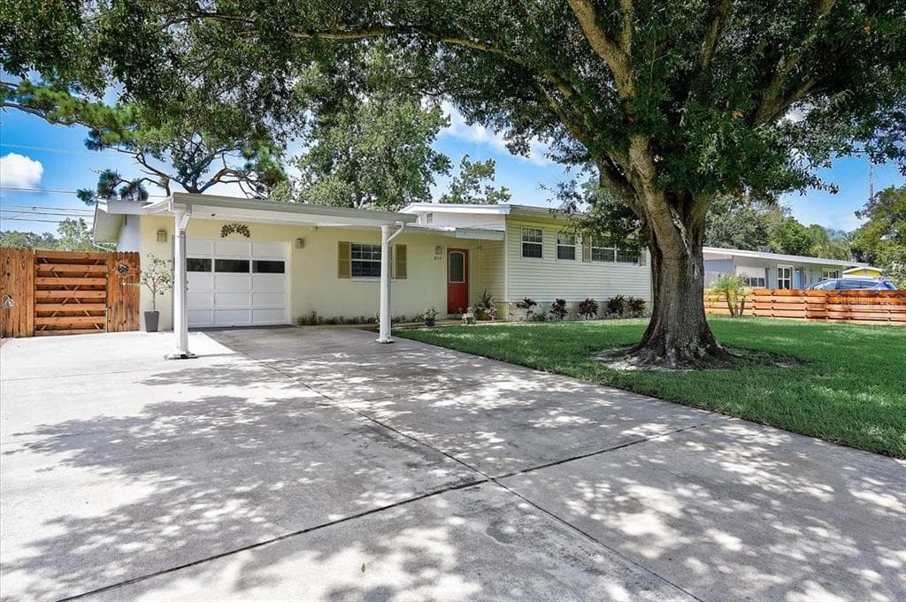 8514 IRIS AVENUE SEMINOLE, FL 33777
