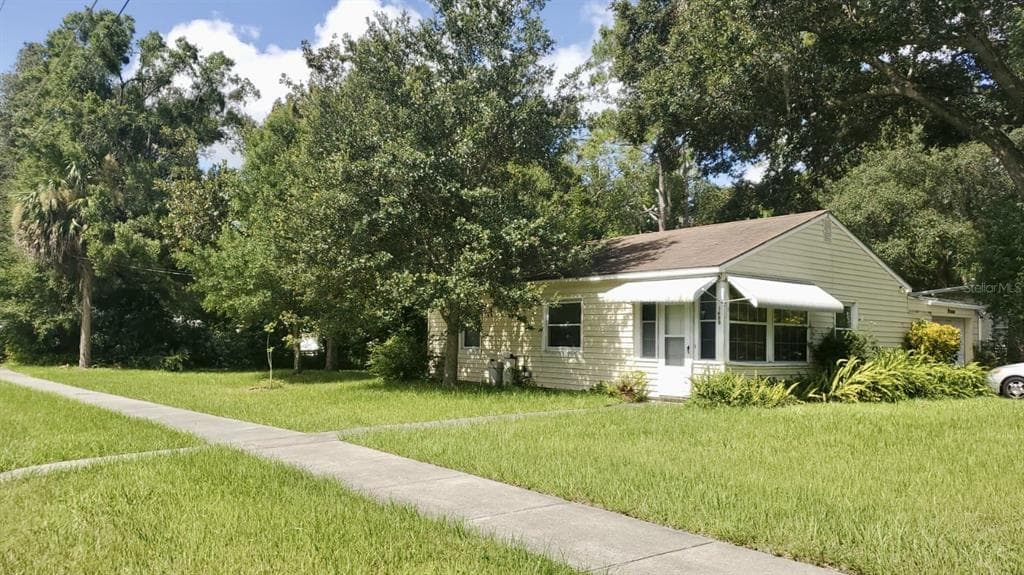 1400 S LOCUST AVENUE SANFORD, FL 32771