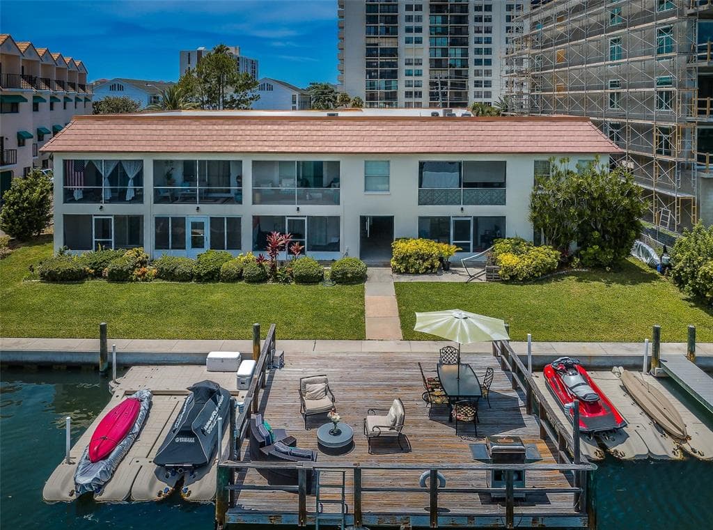 333 ISLAND WAY UNIT 101 CLEARWATER, FL 33767