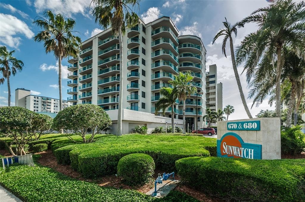 670 ISLAND WAY UNIT 303 CLEARWATER, FL 33767