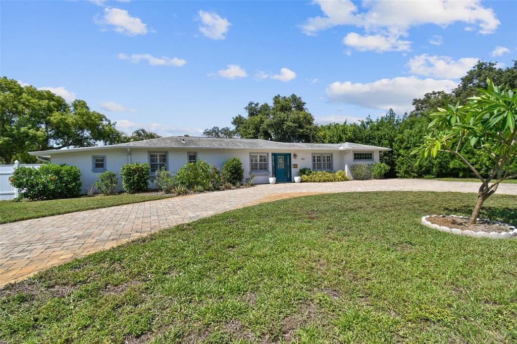 7601 9TH AVENUE N ST PETERSBURG, FL 33710