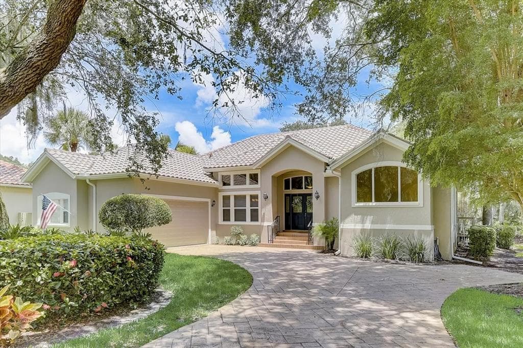 832 CONNEMARA CIRCLE VENICE, FL 34292