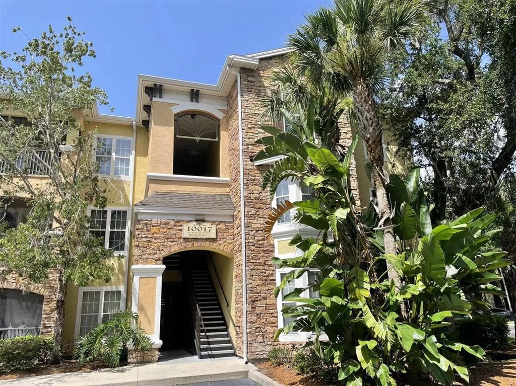 10017 COURTNEY PALMS BOULEVARD UNIT 103 TAMPA, FL 33619