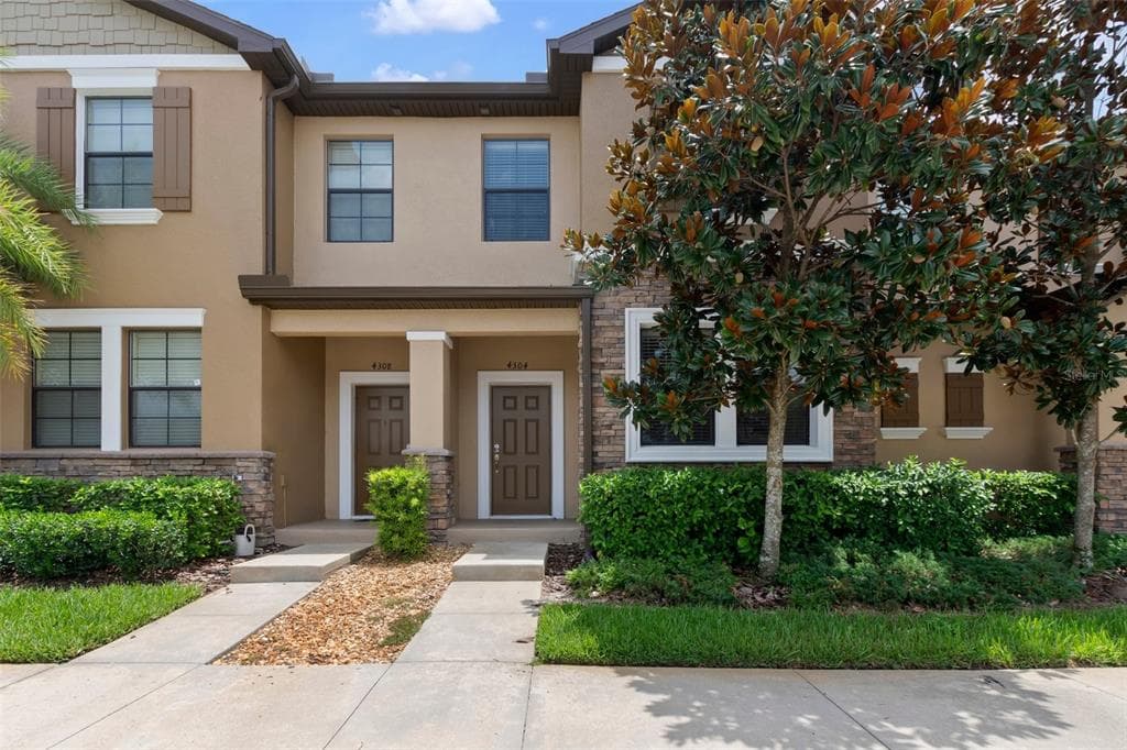 4304 FENNWOOD COURT WESLEY CHAPEL, FL 33543