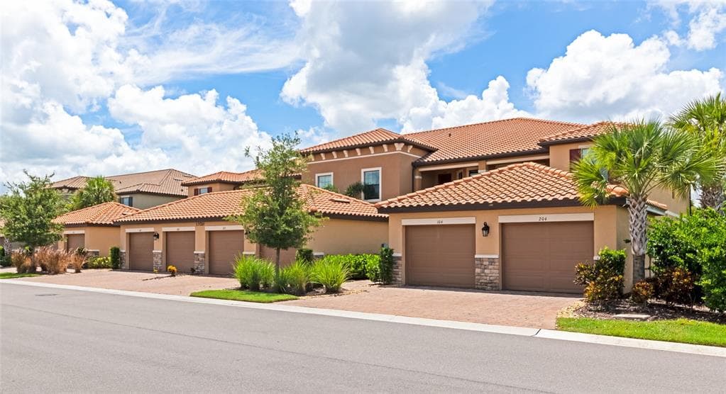 13720 MESSINA LOOP UNIT 203 BRADENTON, FL 34211