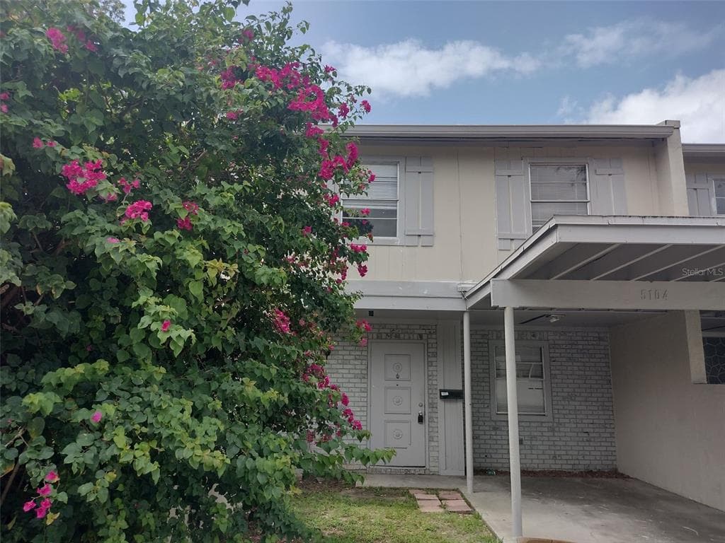 5104 TENNIS COURT CIRCLE TAMPA, FL 33617