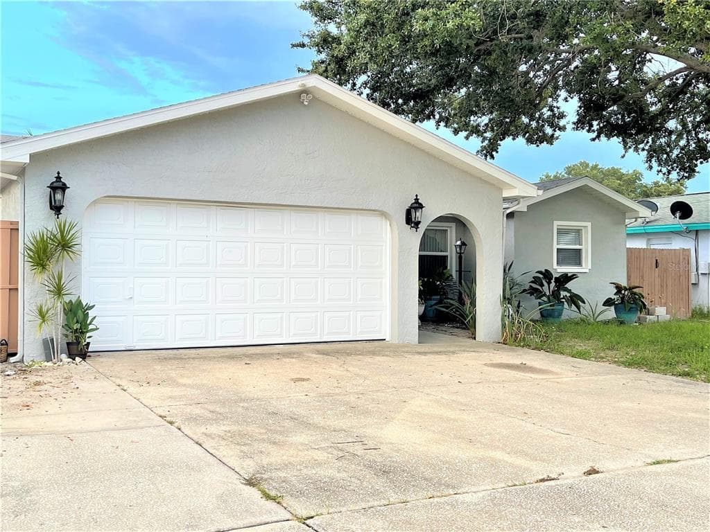 7812 POWDER HORN CIRCLE