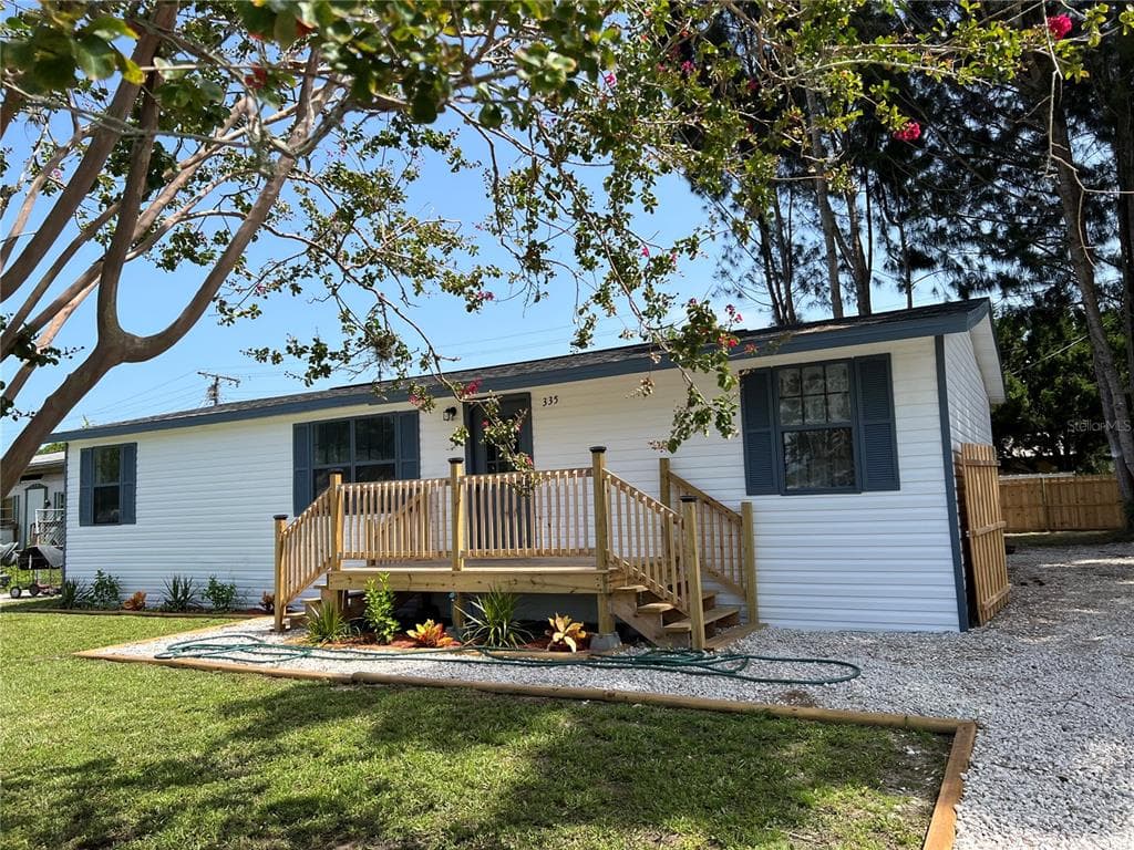 335 SAINT CHARLES AVENUE MERRITT ISLAND, FL 32953