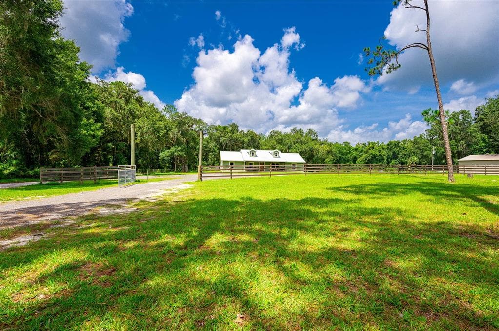 14690 CR 719 WEBSTER, FL 33597