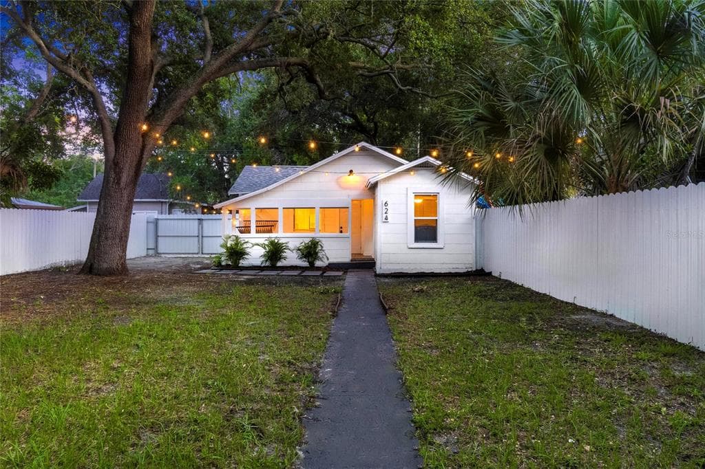 624 26TH AVENUE S ST PETERSBURG, FL 33705