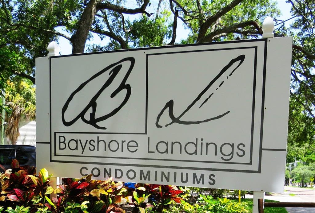 5221 BAYSHORE BOULEVARD UNIT 17 TAMPA, FL 33611