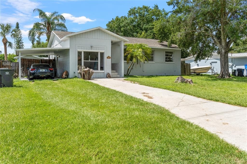 520 FAIRHOPE DRIVE APOLLO BEACH, FL 33572