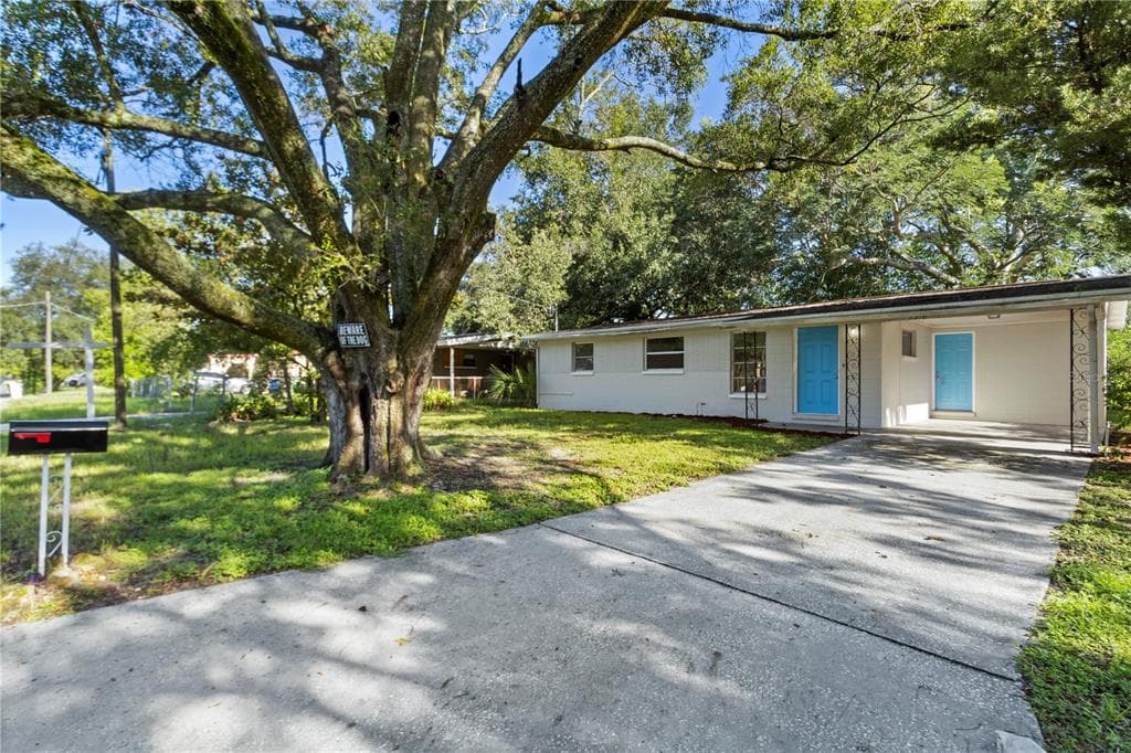 2318 E 111TH AVENUE TAMPA, FL 33612