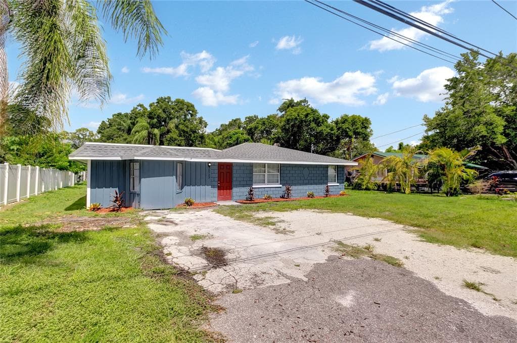 5723 11TH STREET E BRADENTON, FL 34203