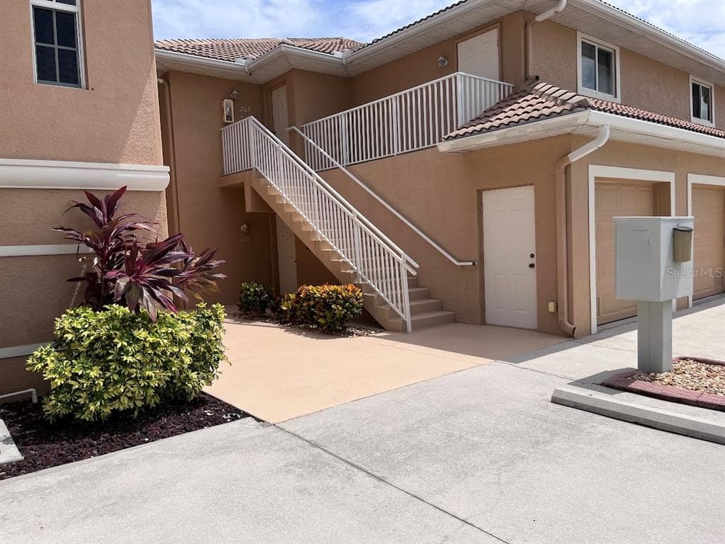 917 SW 47TH TERRACE UNIT 105 CAPE CORAL, FL 33914