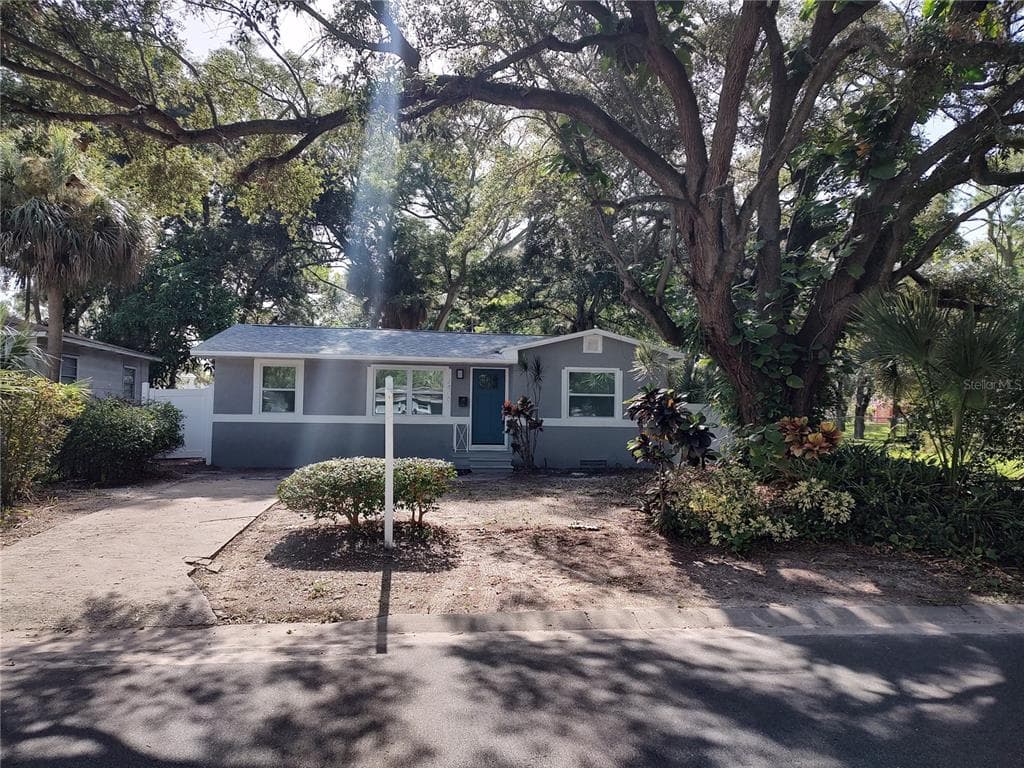 2400 35TH STREET S ST PETERSBURG, FL 33711