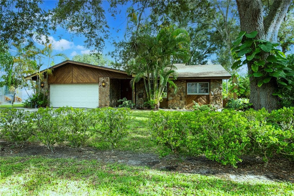 4950 26TH AVENUE N ST PETERSBURG, FL 33710
