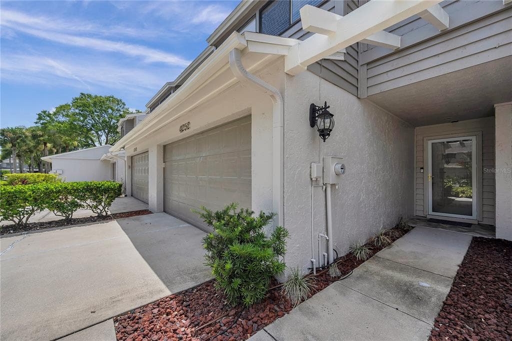 4252 GOLF CLUB LANE