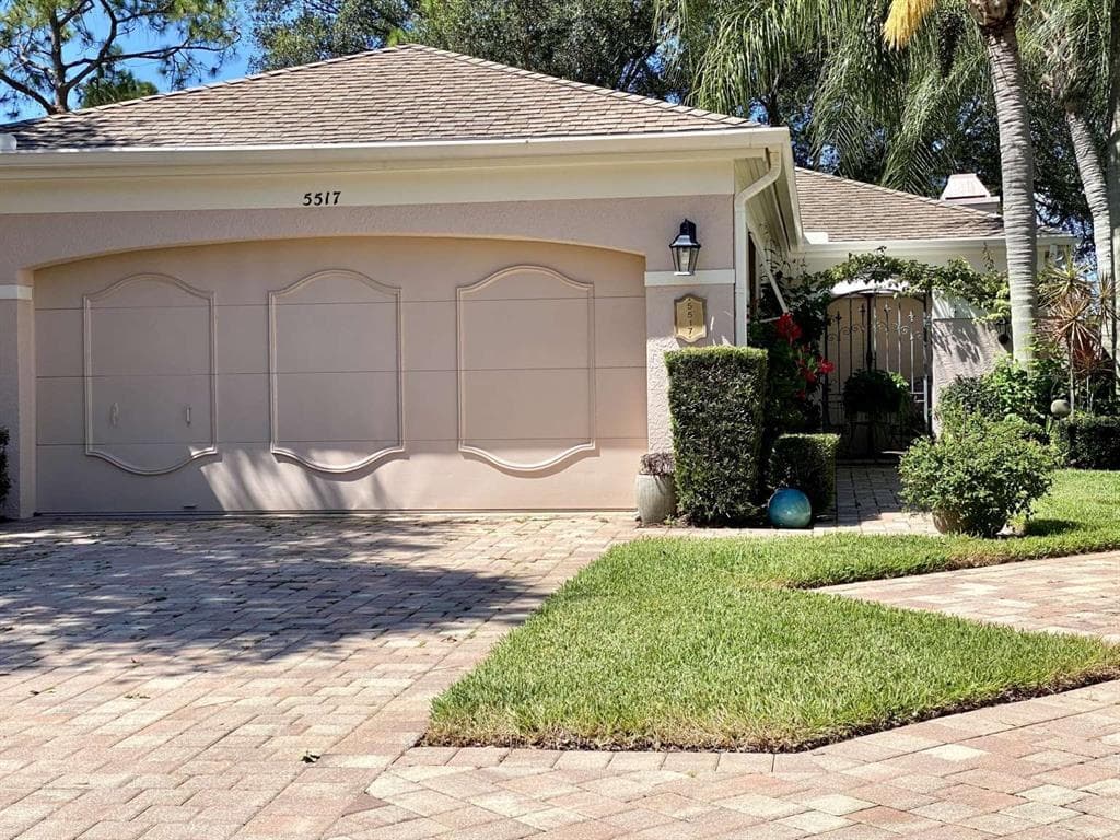 5517 CHANTECLAIRE UNIT 42 SARASOTA, FL 34235