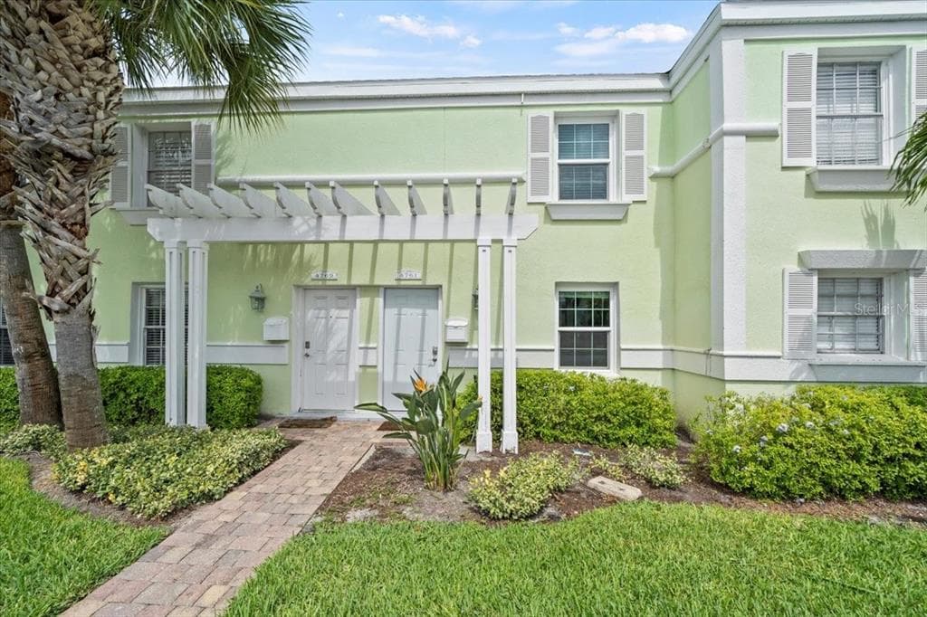 4761 COQUINA KEY DRIVE SE ST PETERSBURG, FL 33705