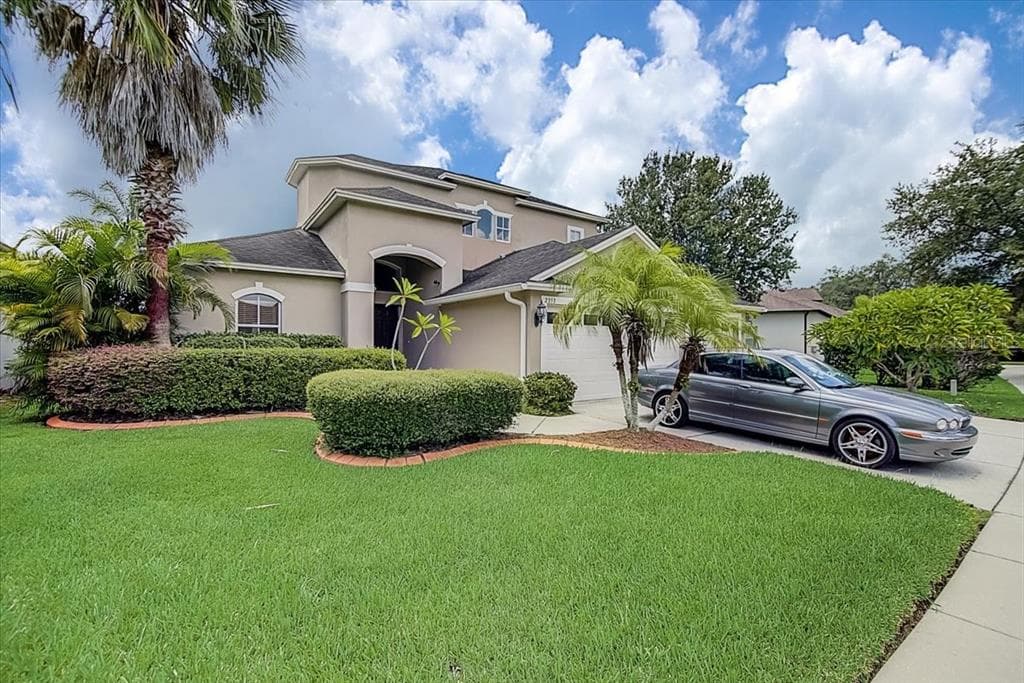 2353 SHIRECREST COVE WAY LUTZ, FL 33558