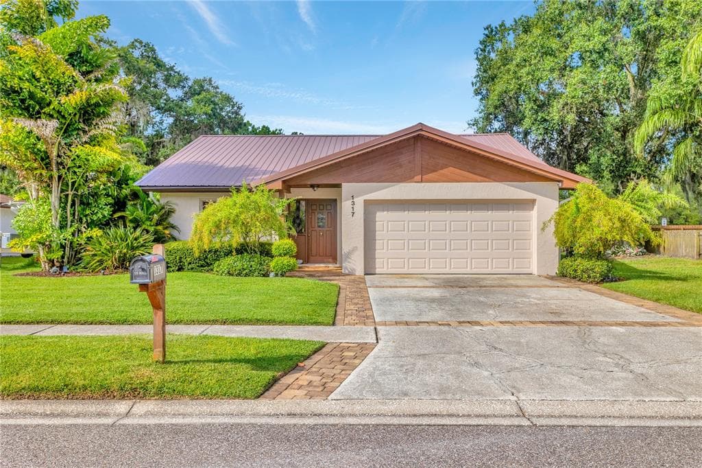 1317 W REDBUD STREET PLANT CITY, FL 33563
