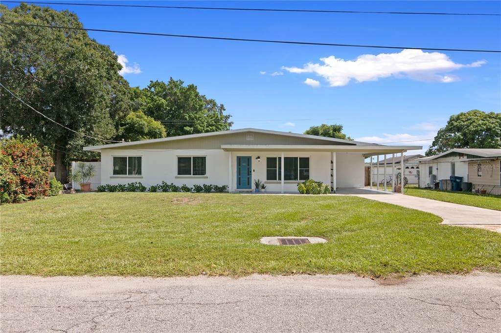 901 40TH AVENUE W BRADENTON, FL 34205