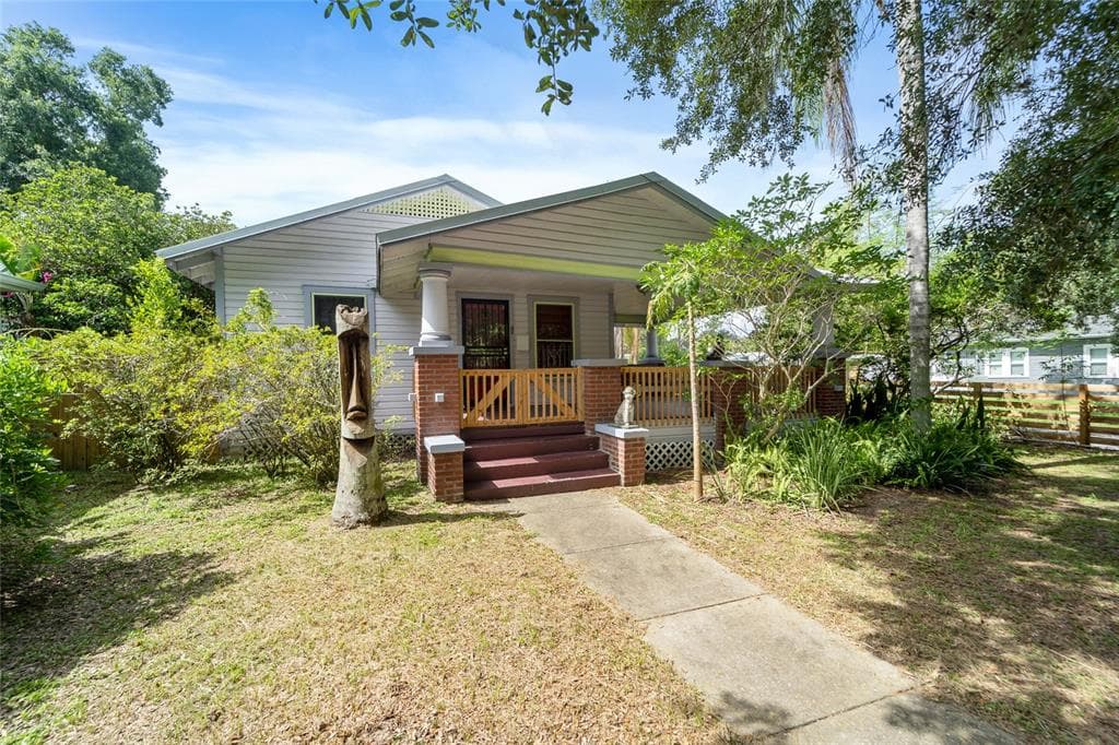 301 E LAMBRIGHT STREET TAMPA, FL 33604