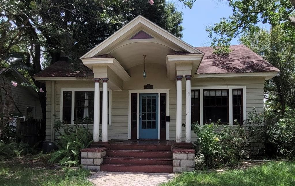 2536 BURLINGTON AVENUE N ST PETERSBURG, FL 33713