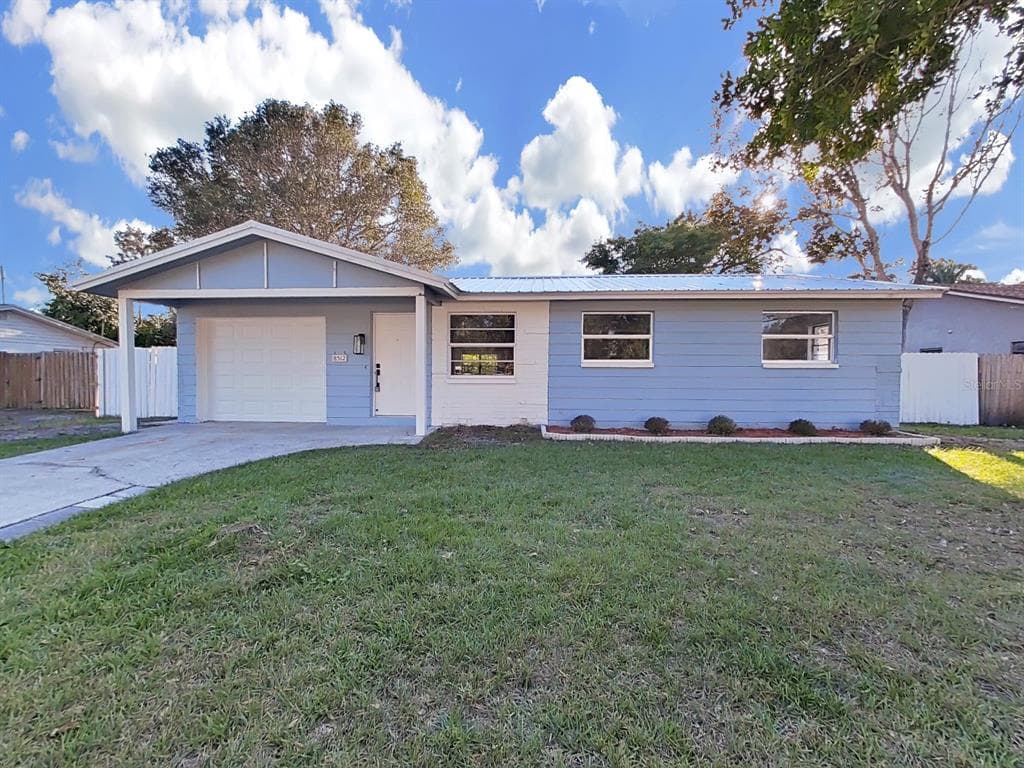 8512 LANTANA DRIVE SEMINOLE, FL 33777