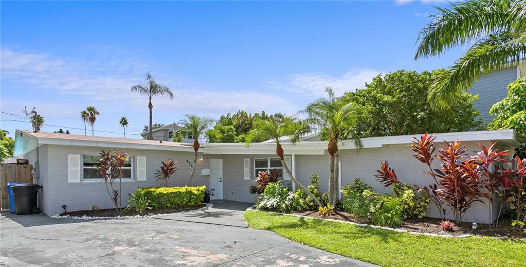 3718 ARKANSAS AVENUE NE ST PETERSBURG, FL 33703