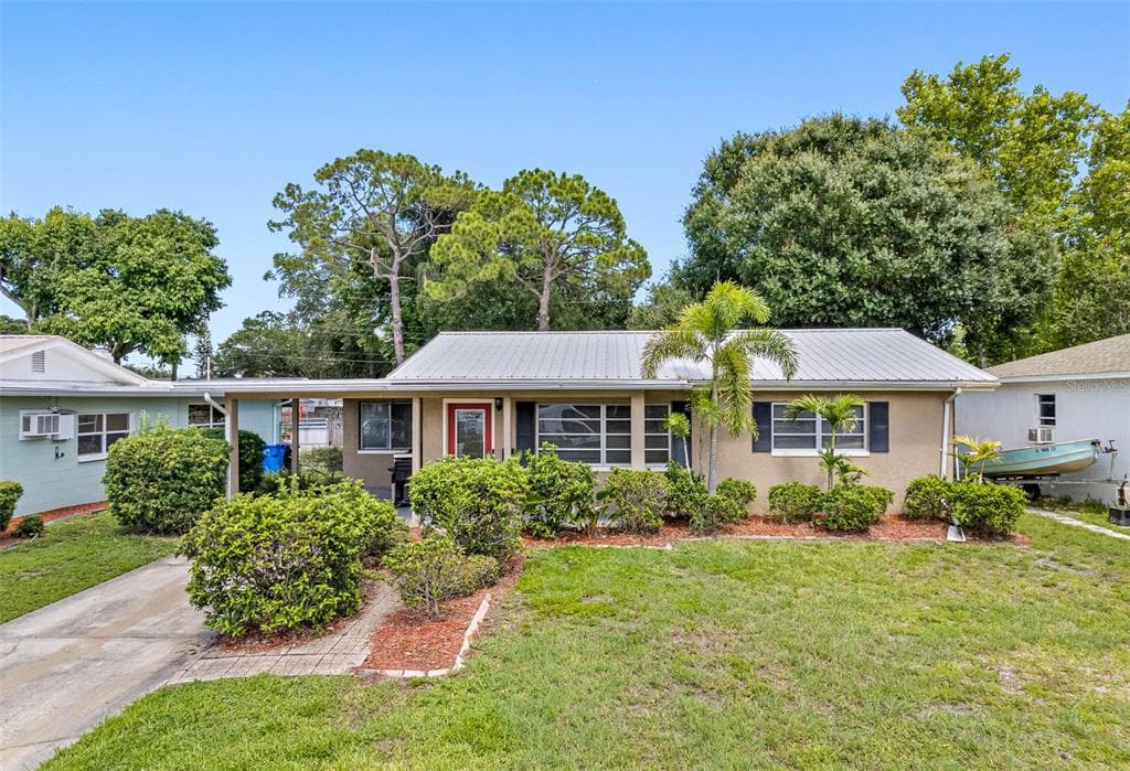 9017 3RD STREET N ST PETERSBURG, FL 33702