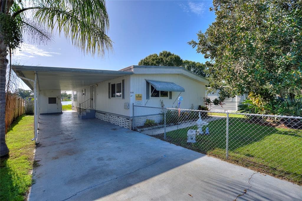 1146 COUNTRY CLUB LANE LAKELAND, FL 33801