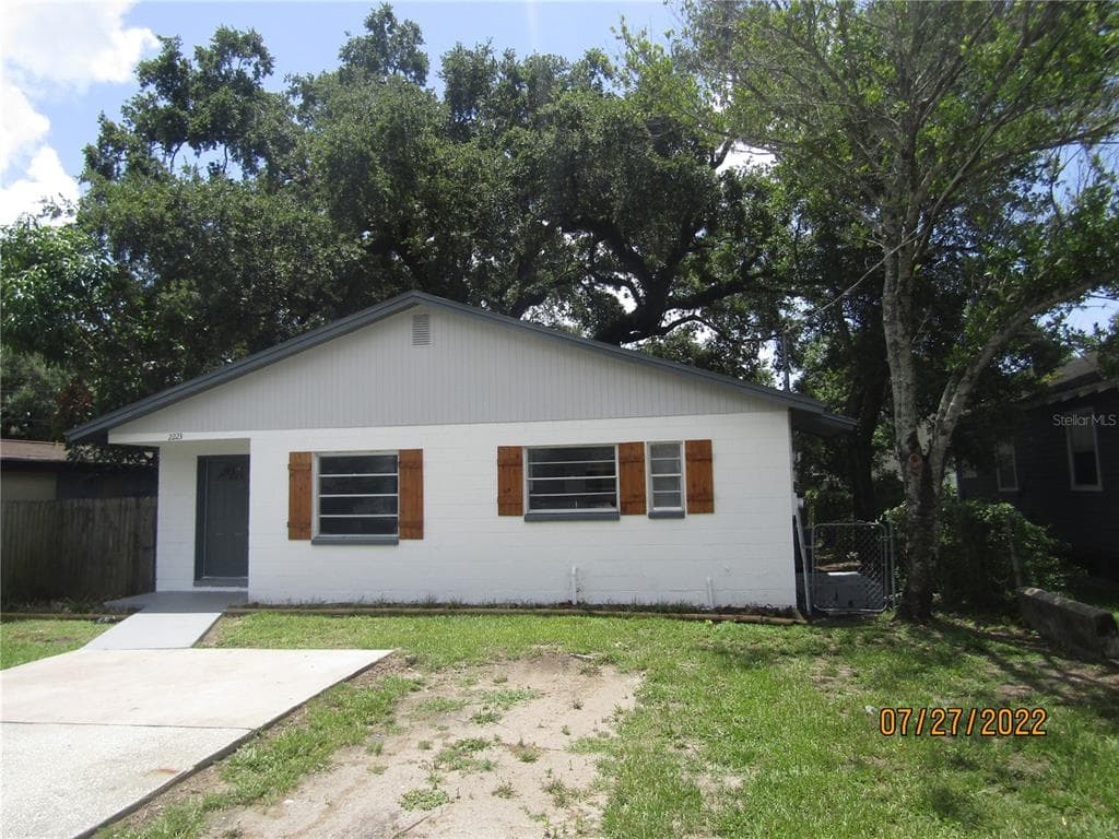 2223 E 19TH AVENUE TAMPA, FL 33605