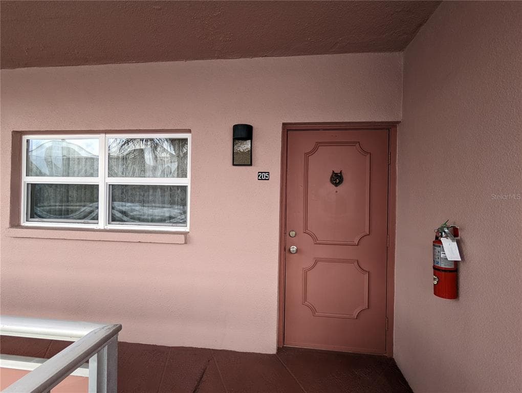 5521 80TH STREET N UNIT 205 ST PETERSBURG, FL 33709