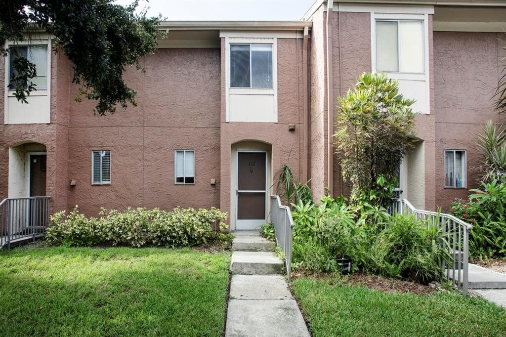 142 115TH AVENUE N UNIT 142 ST PETERSBURG, FL 33716