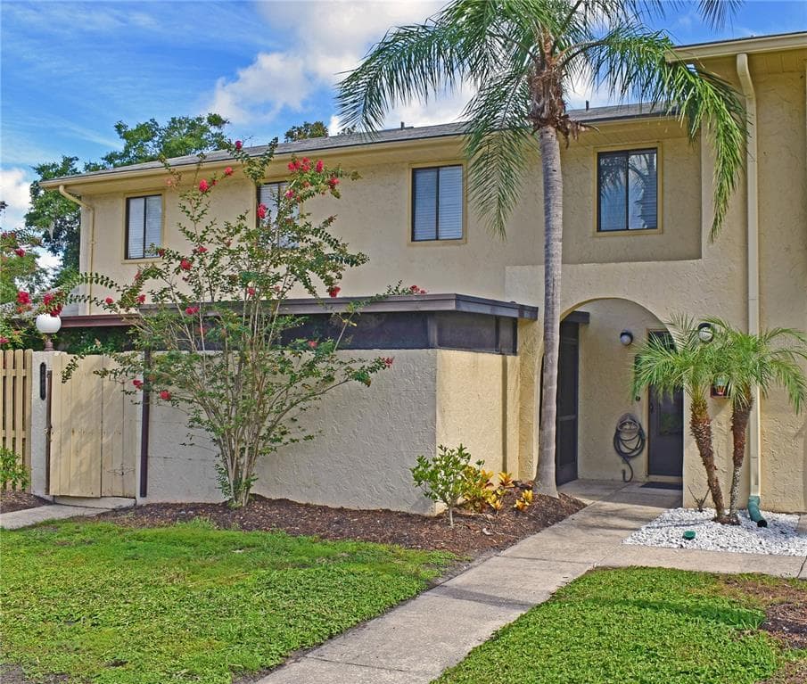9005 PEBBLE CREEK DRIVE TAMPA, FL 33647