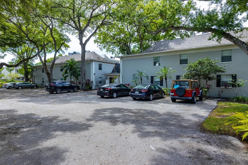 5221 BAYSHORE BOULEVARD UNIT 61 TAMPA, FL 33611