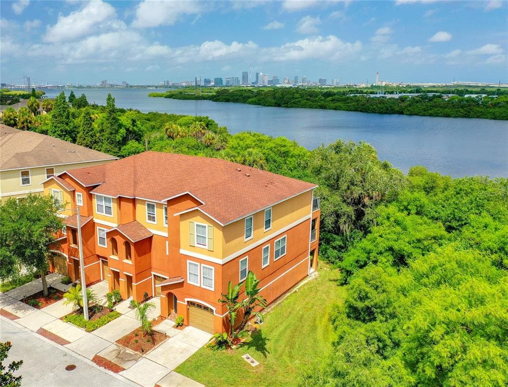 503 VINCINDA CREST WAY TAMPA, FL 33619