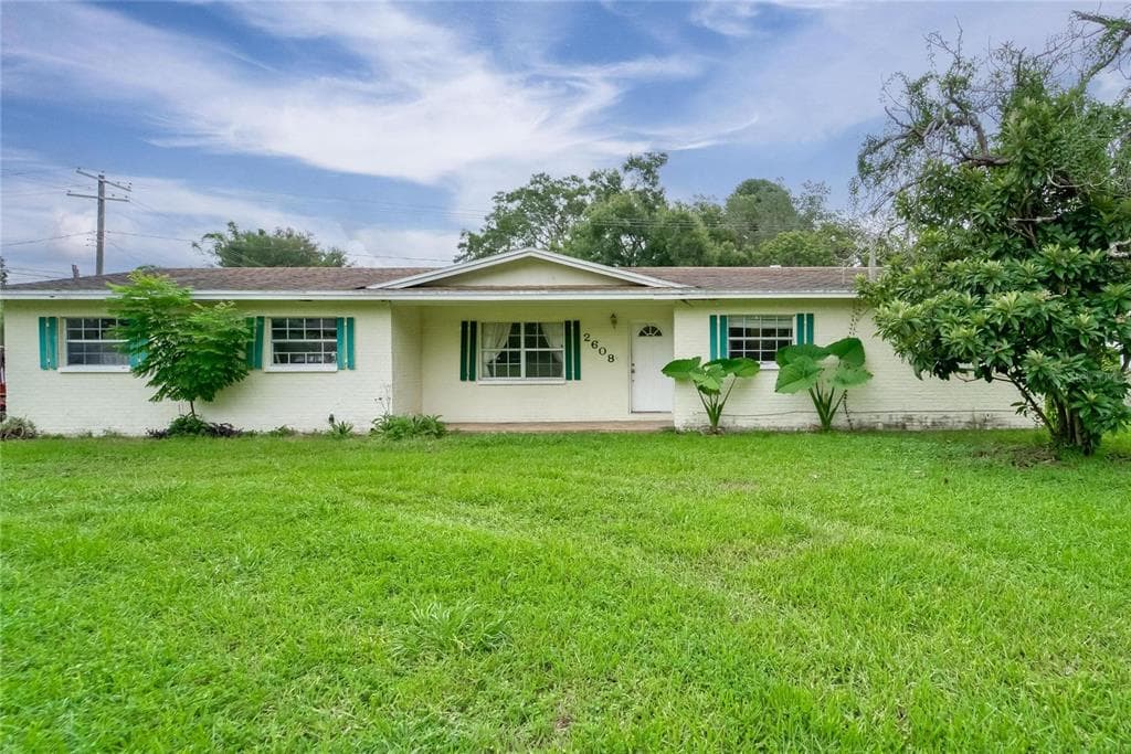 2608 S KINGSWAY ROAD SEFFNER, FL 33584