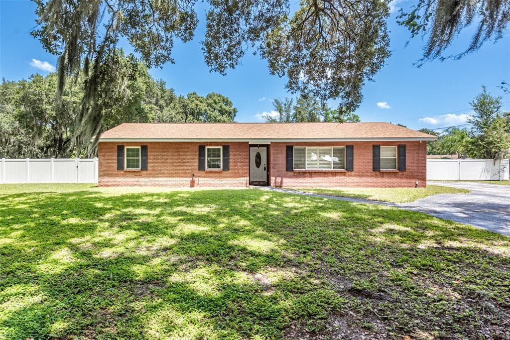 626 GORNTO LAKE ROAD BRANDON, FL 33510