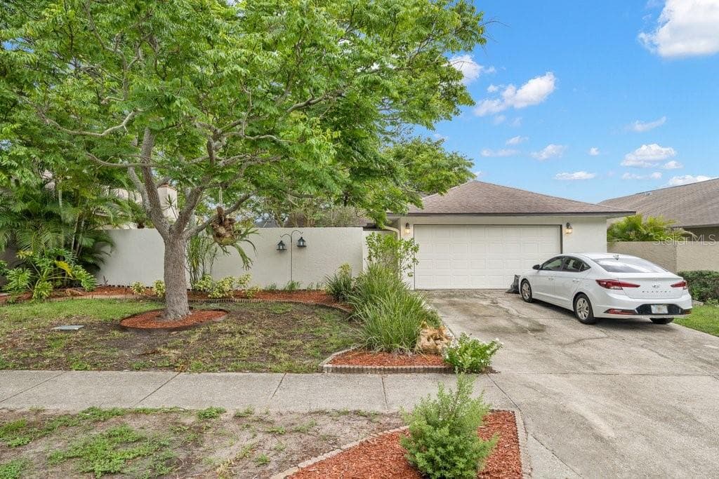 671 BONNIE BOULEVARD PALM HARBOR, FL 34684