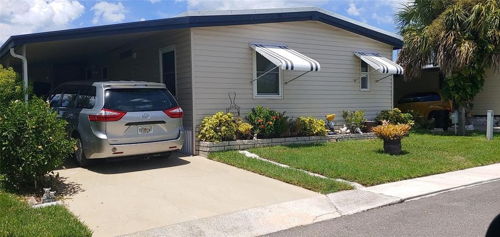 3213 BREWSTER DRIVE HOLIDAY, FL 34690