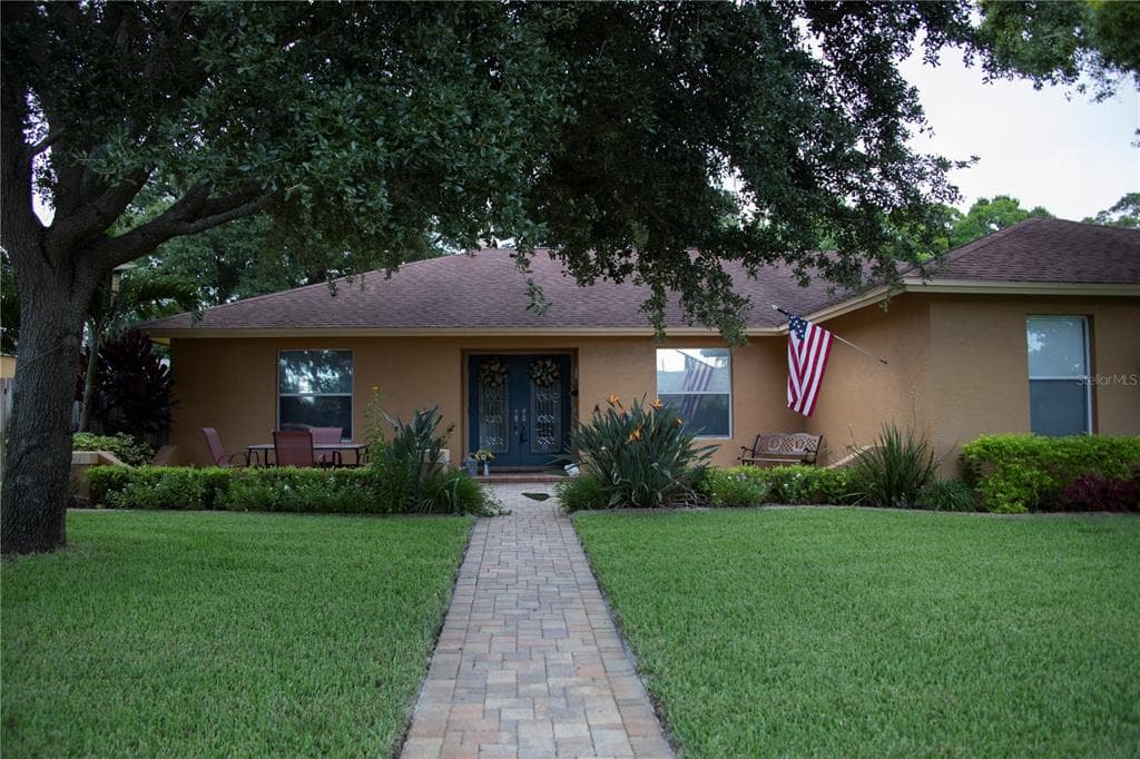 110 NORMANDY CIRCLE W PALM HARBOR, FL 34683