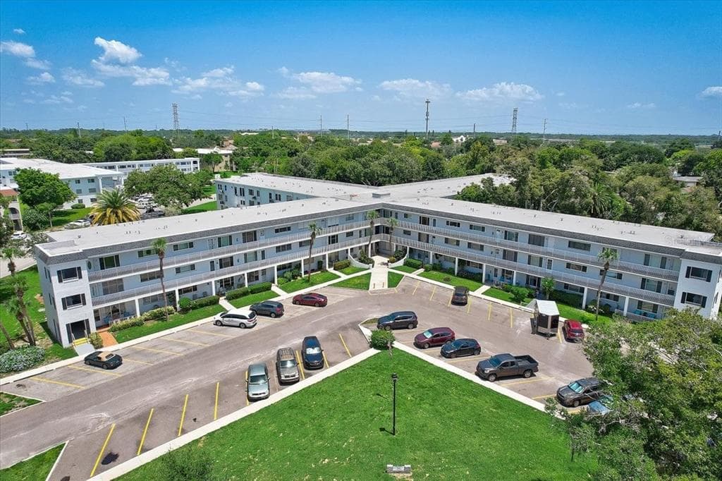 2001 WORLD PARKWAY UNIT 53 CLEARWATER, FL 33763