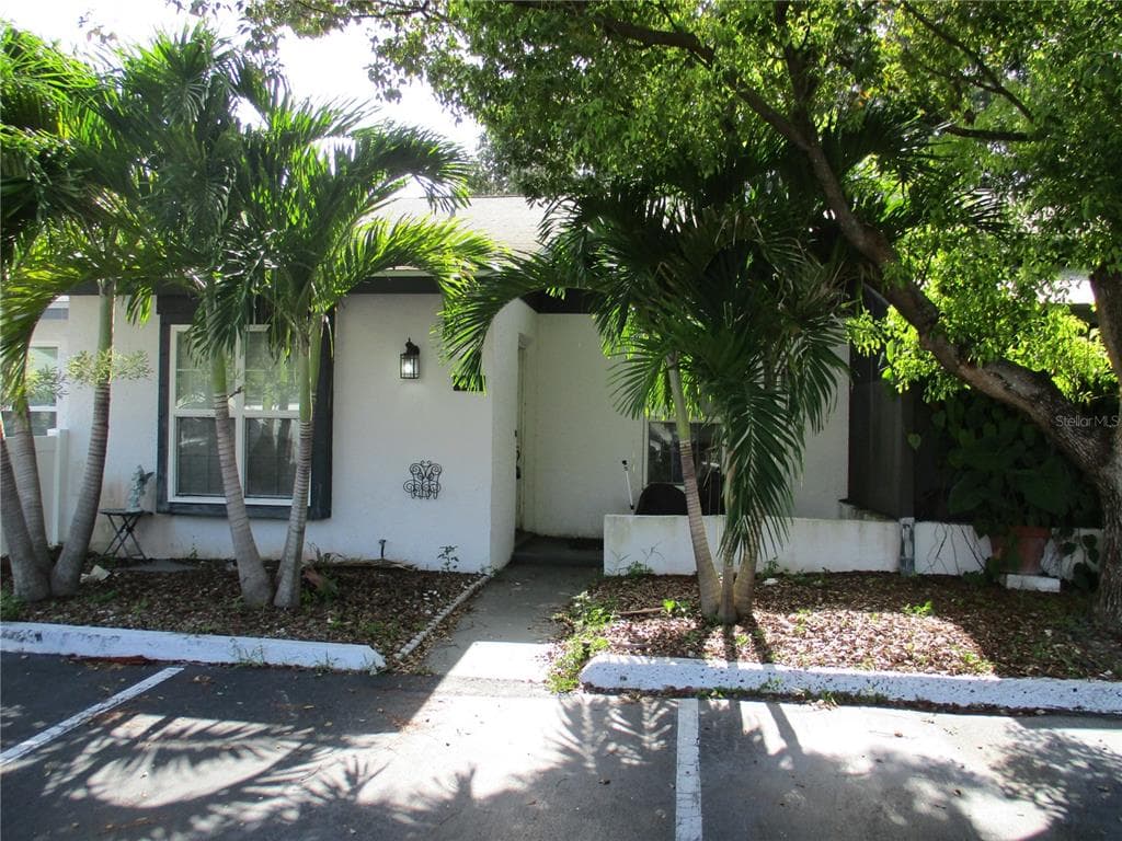 5431 PARKSIDE VILLAS DRIVE ST PETERSBURG, FL 33709