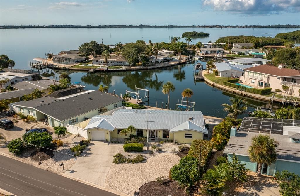 10009 SANDPIPER ROAD E BRADENTON, FL 34209